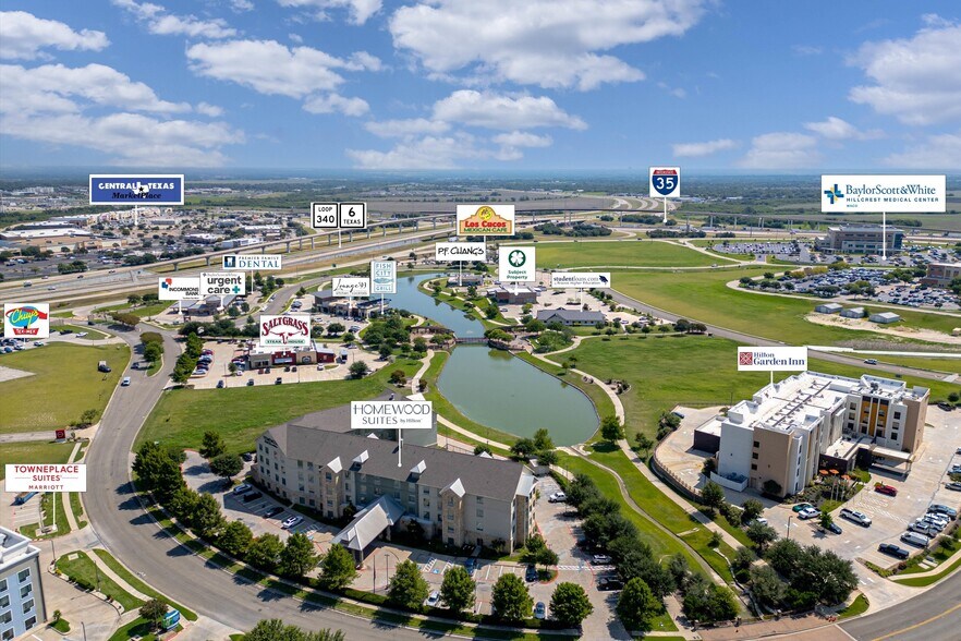 5601 Crosslake Pky, Waco, TX à louer - Photo de l’immeuble – Image 2 sur 6