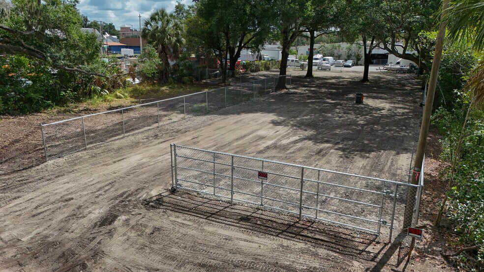 208 Franklin St, Plant City, FL à louer - Photo de l’immeuble – Image 2 sur 13