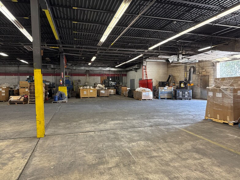 1002 Industrial Dr, West Berlin, NJ à louer - Photo intérieure – Image 3 sur 5
