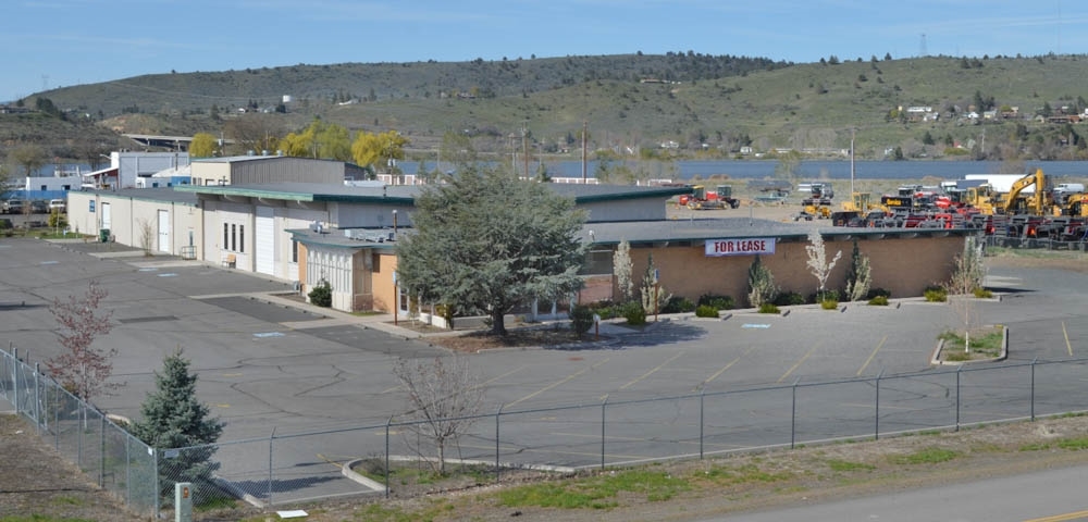 1120 S Spring St, Klamath Falls, OR à vendre Photo de l’immeuble– Image 1 sur 39