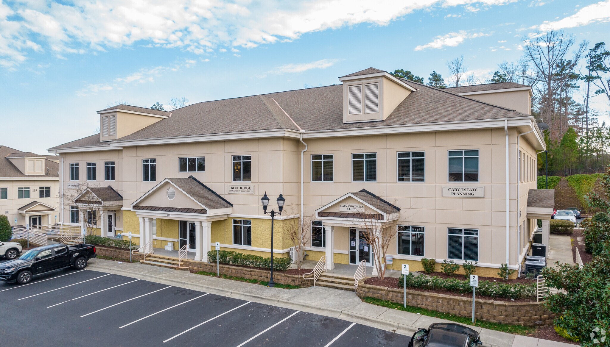 155 Parkway Office Ct, Cary, NC à vendre Photo de l’immeuble– Image 1 sur 8
