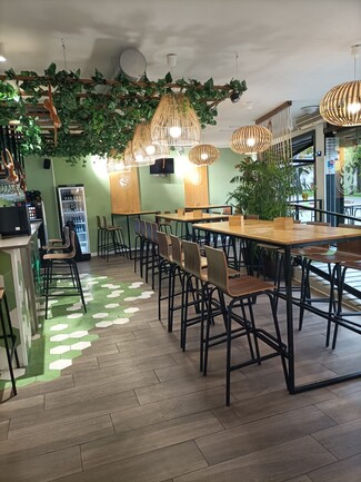 Plus de détails pour Local commercial à louer