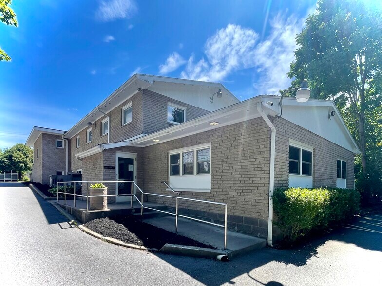 183 Genesee St, Auburn, NY à vendre - Photo de l’immeuble – Image 3 sur 10