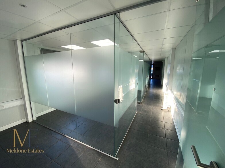 Unit R4 Offices, Northfleet Industrial Est, Lower Rd, Northfleet à louer - Photo de l’immeuble – Image 2 sur 5