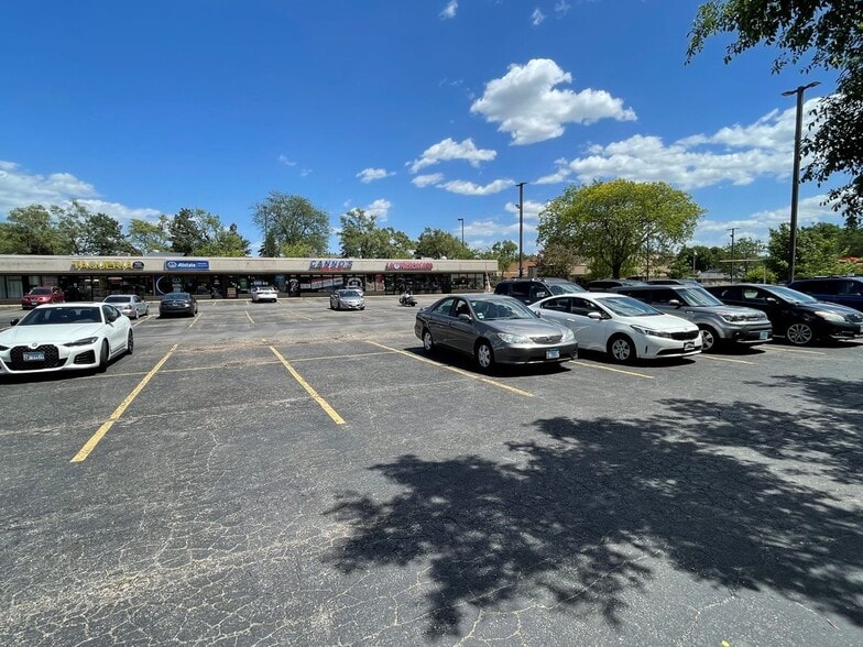 840 Summit St, Elgin, IL à louer - Photo principale – Image 3 sur 13