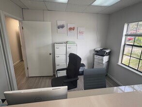 6105 Memorial Hwy, Tampa, FL à louer Photo intérieure– Image 2 sur 24