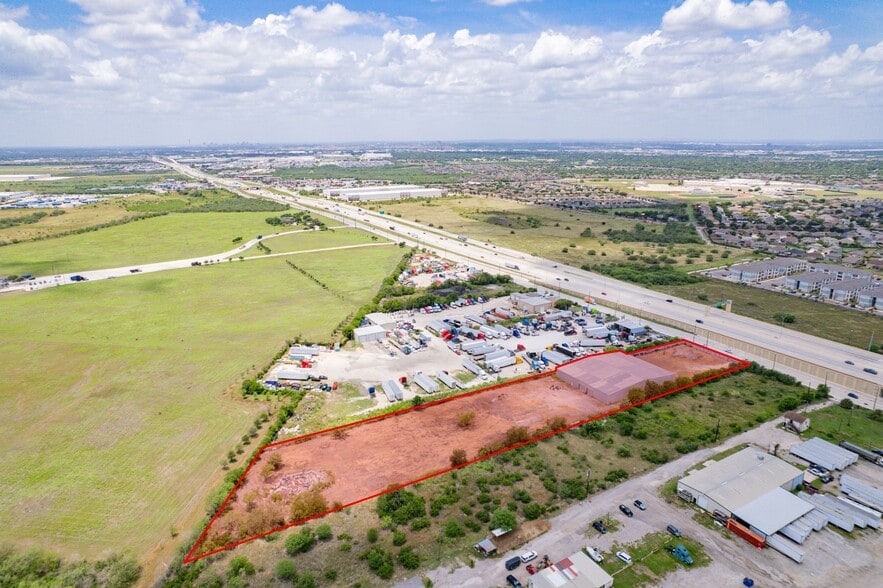 7240 E IH-10, San Antonio, TX à vendre - Photo de l’immeuble – Image 3 sur 11