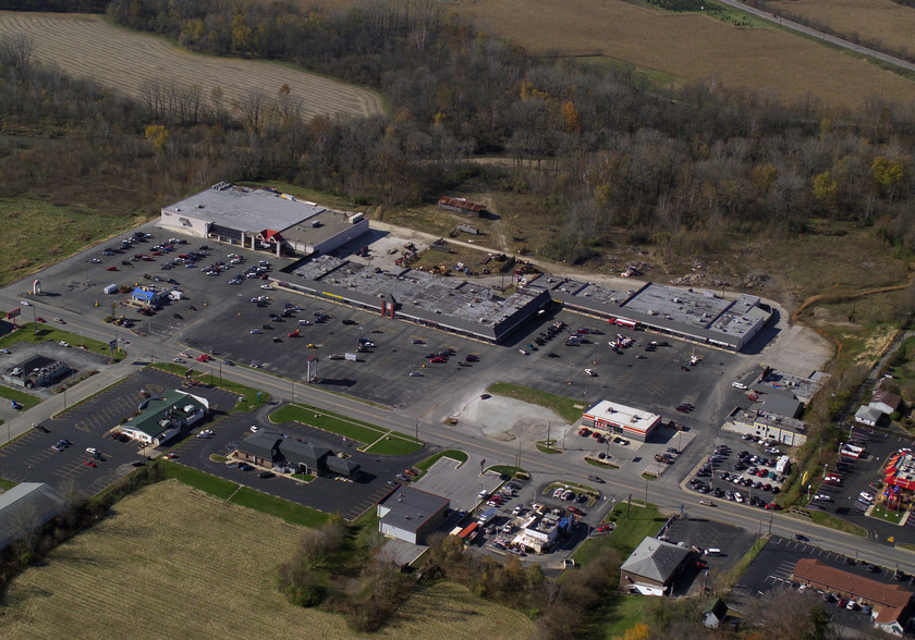 370-530 S Indiana St, Mooresville, IN à louer - Photo de l’immeuble – Image 3 sur 15