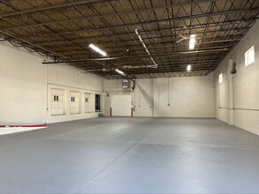 300 Colfax Ave, Clifton, NJ à louer Photo intérieure– Image 1 sur 8