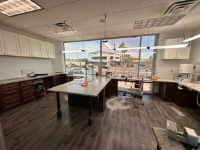 7545 W Sahara Ave, Las Vegas, NV à louer Photo intérieure– Image 1 sur 3
