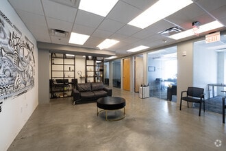 14 NE 1st Ave, Miami, FL à louer Photo intérieure– Image 1 sur 4