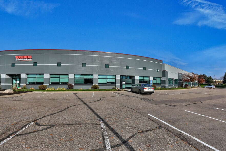 2930 Waters Rd, Eagan, MN à louer - Photo de l’immeuble – Image 2 sur 5