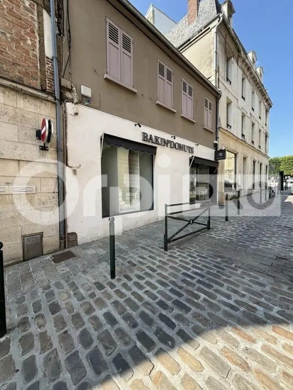 Local commercial dans Compiègne à louer Photo de l’immeuble– Image 1 sur 5