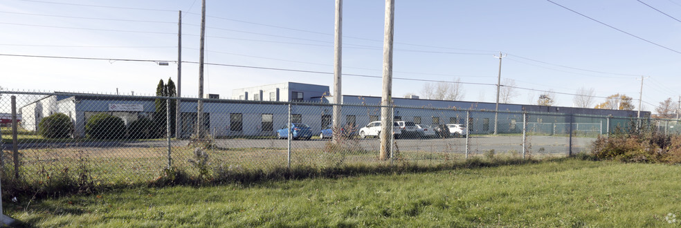 2000 Boul Industriel, Chambly, QC à louer - Photo de l’immeuble – Image 1 sur 18