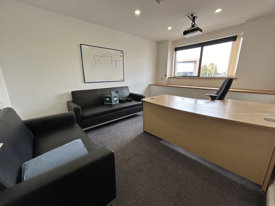 Apollo Ct, Plymouth, DEV PL4 0SJ - Lot C2 - - Photo intérieure - Image 1 of 12