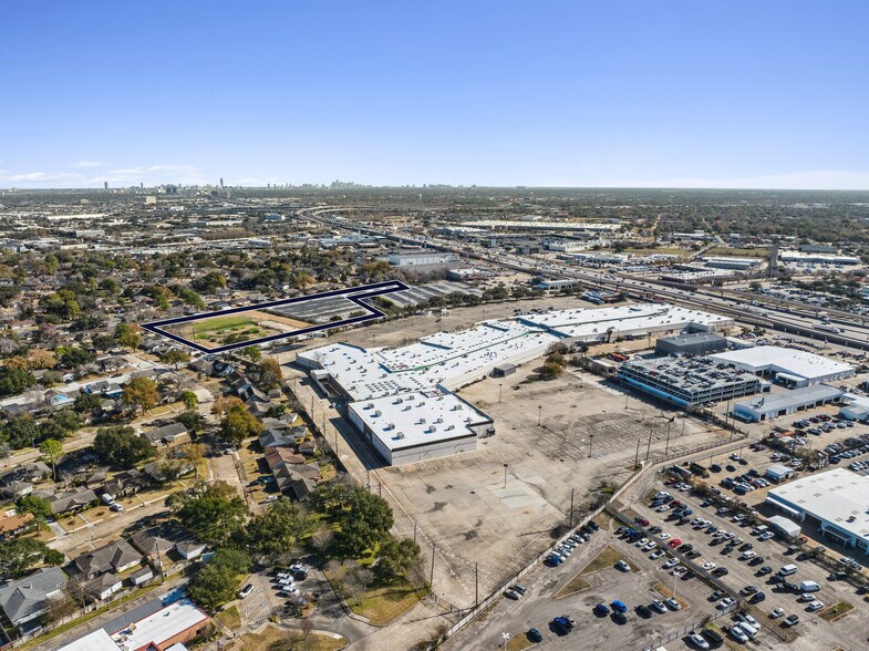 11060 Dorrance ln, Meadows Place, TX à vendre - Photo de l’immeuble – Image 2 sur 3