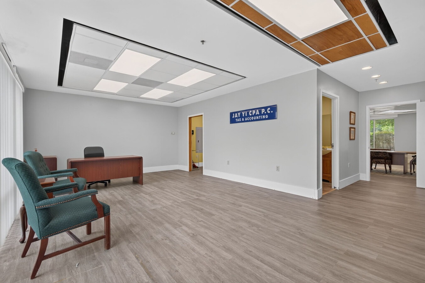 1060-1090 Loftis Blvd, Newport News, VA 23606 - Lot 1075 C-4 - - Photo intérieure - Image 1 of 10