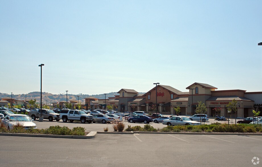 25005-25095 Blue Ravine Rd, Folsom, CA à louer - Photo de l’immeuble – Image 1 sur 14