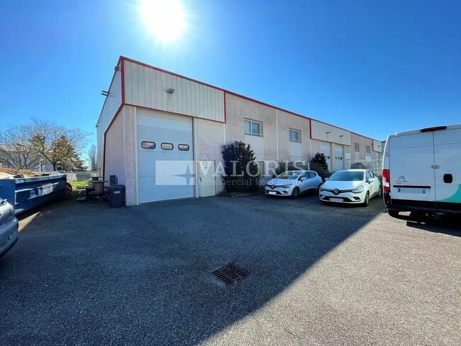 Plus de détails pour Local d'activités à louer