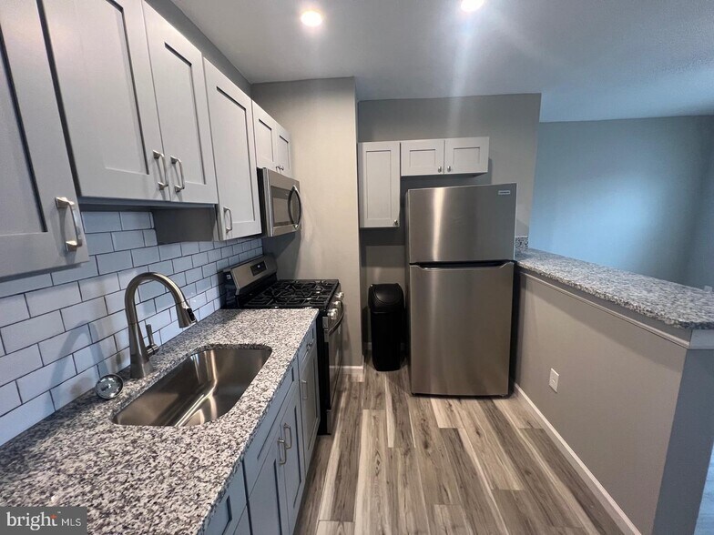 120 W Girard Ave, Philadelphia, PA à vendre - Photo de l’immeuble – Image 2 sur 22