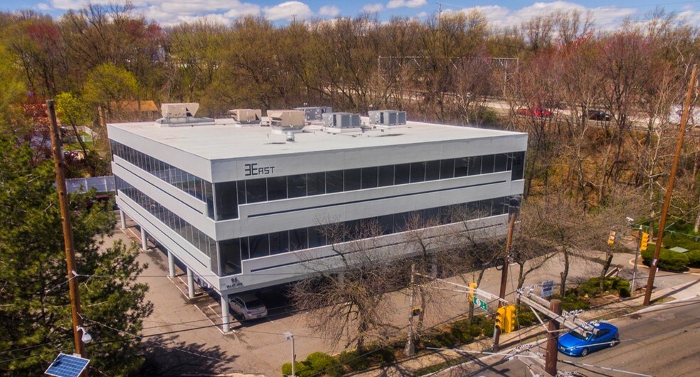 95 Main Ave, Clifton, NJ à louer - Photo de l’immeuble – Image 1 sur 5