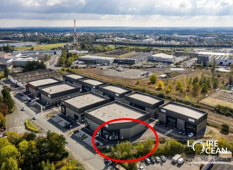 Local d’activités dans SAINT-BARTHELEMY-D'ANJOU à louer - Aérien – Image 3 sur 4