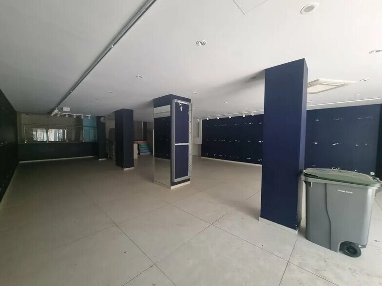 Local commercial dans Boulogne-Billancourt à louer - Photo de l’immeuble – Image 1 sur 7