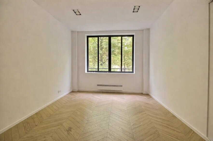 Bureau dans Paris à louer - Photo de l’immeuble – Image 1 sur 7