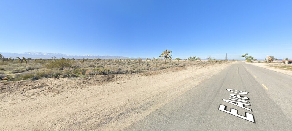 East Avenue Q, Palmdale, CA à vendre - Photo de l’immeuble – Image 2 sur 4