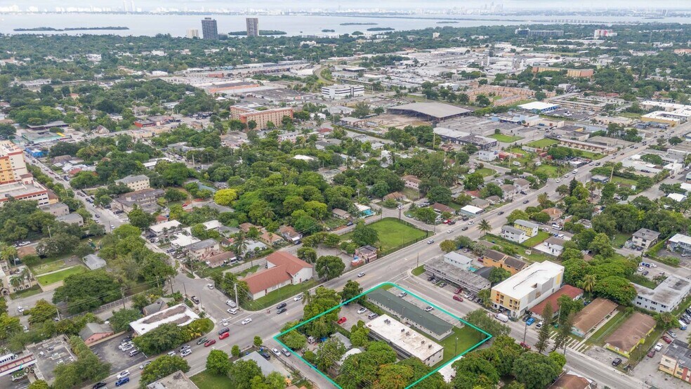 North Miami Ave Multi-Family Portfolio portefeuille de 6 biens à vendre sur LoopNet.fr - Photo de l’immeuble – Image 2 sur 12