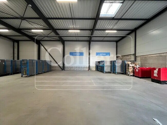 Plus de détails pour Bureau, Local d'activités à louer