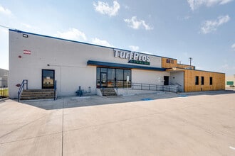 8811 John W Carpenter Fwy, Dallas, TX à louer Photo intérieure– Image 1 sur 4