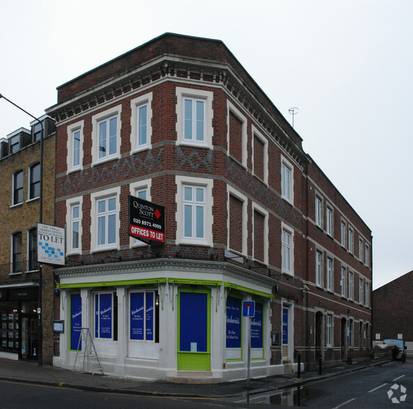 High St, Londres à louer - Photo principale – Image 1 sur 3