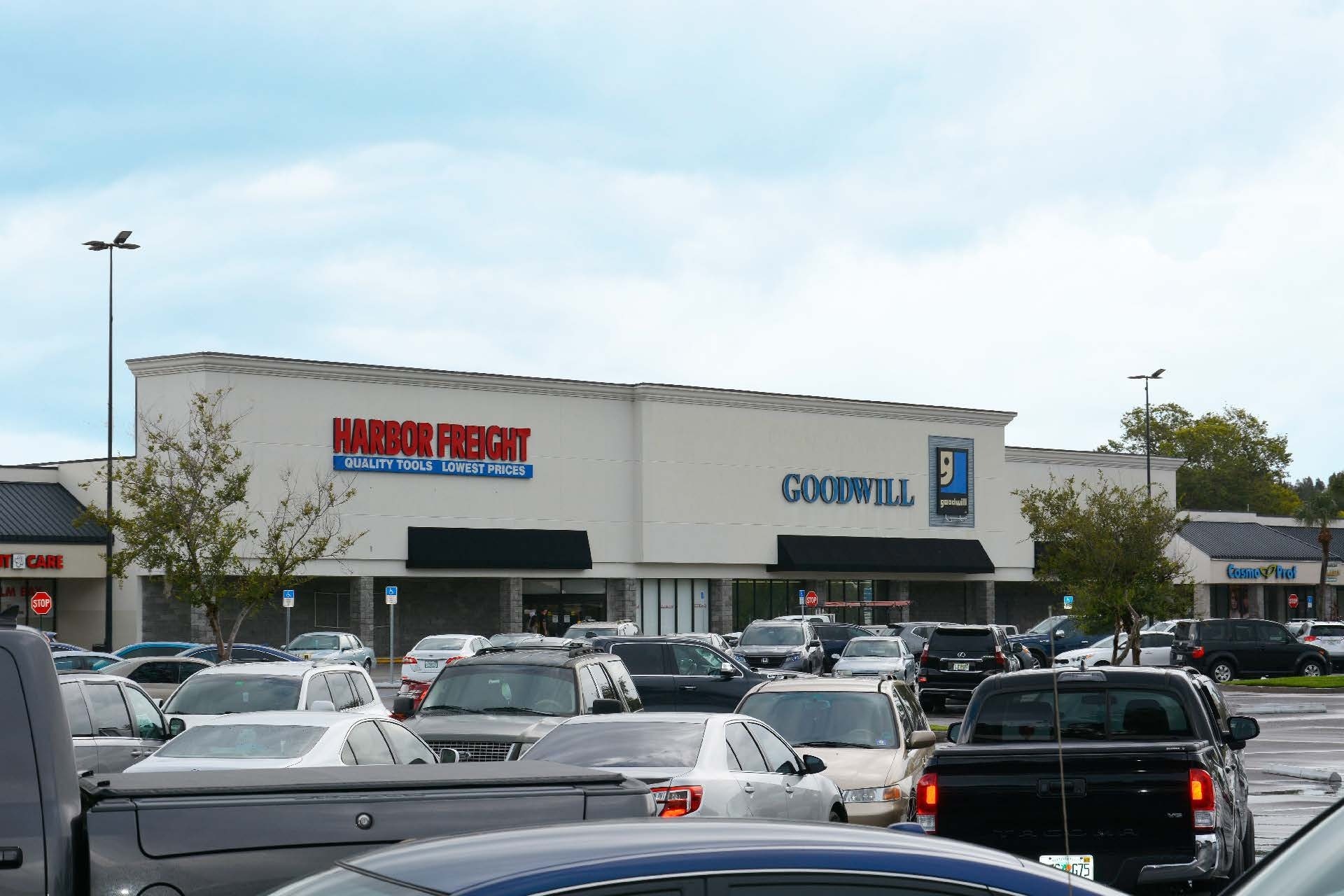 1153-1155 Malabar Rd NE, Palm Bay, FL à louer Photo principale– Image 1 sur 14