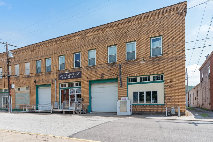 104 S Water St, West Newton, PA à vendre - Photo de l’immeuble – Image 1 sur 29