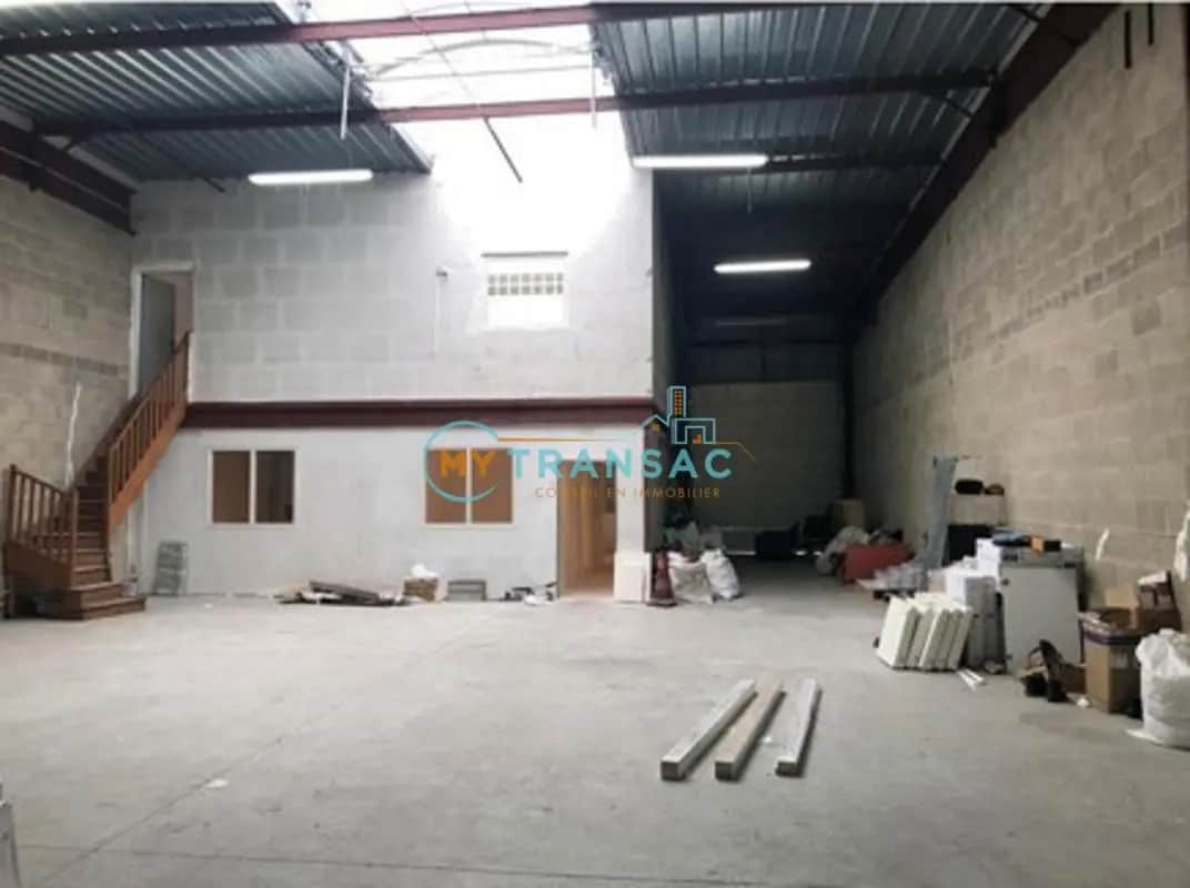 Industriel/Logistique dans Collégien à louer Photo intérieure– Image 1 sur 7