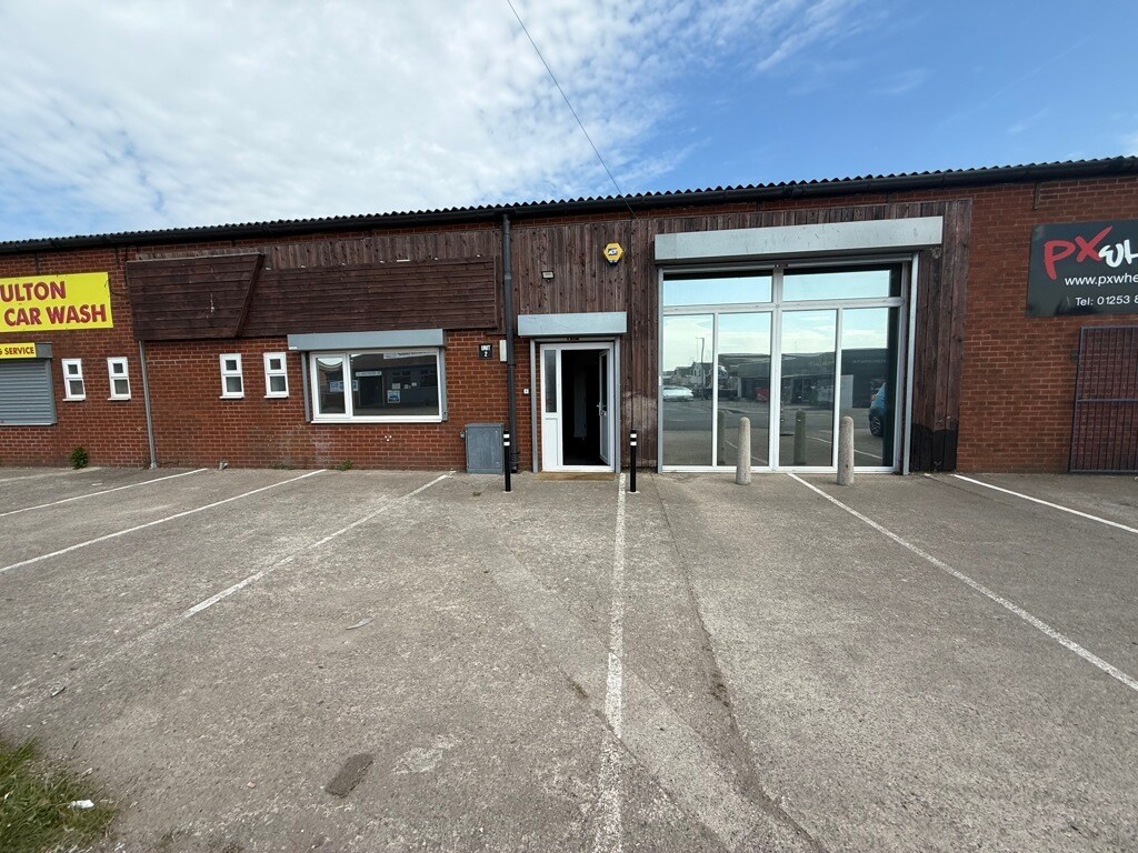 Furness Dr, Poulton Le Fylde à louer Photo de l’immeuble– Image 1 sur 13