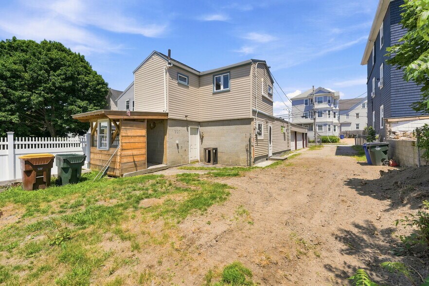 415 Anthony St, Fall River, MA à vendre - Photo de l’immeuble – Image 2 sur 30