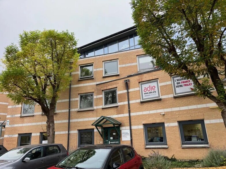 Bureau dans Cergy à vendre - Photo de l’immeuble – Image 3 sur 16