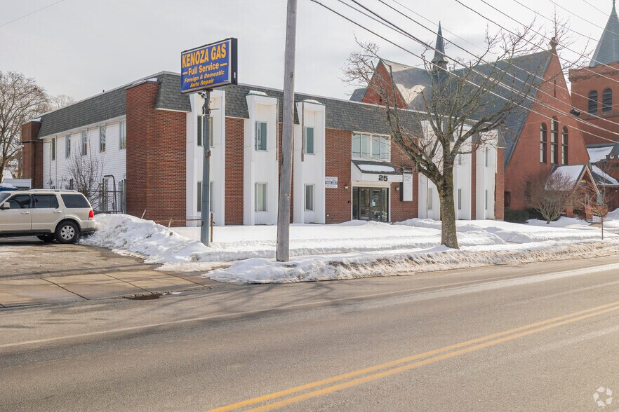 25 Kenoza Ave, Haverhill, MA à louer - Photo de l’immeuble – Image 3 sur 8