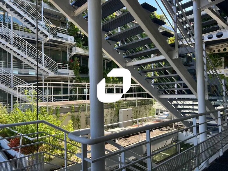 Bureau dans Aubervilliers à louer - Photo de l’immeuble – Image 3 sur 14