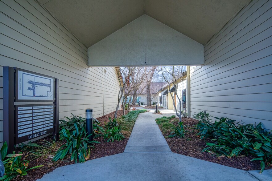 3336 Bradshaw Rd, Sacramento, CA à louer - Photo de l’immeuble – Image 3 sur 7