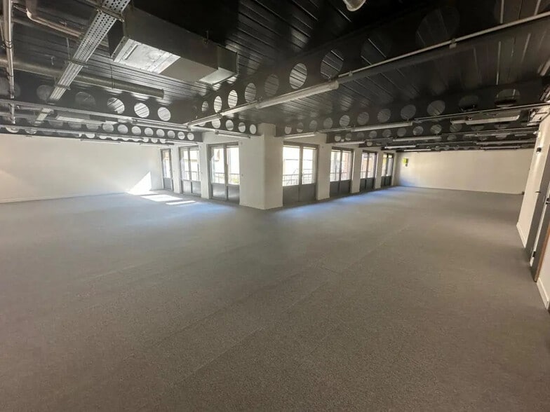 Bureau dans Paris à vendre - Photo de l’immeuble – Image 2 sur 10