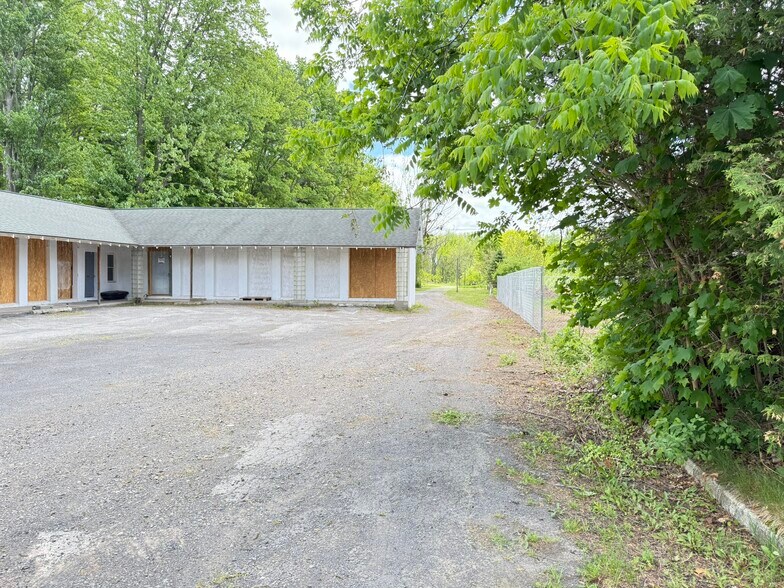 984 Waterloo Geneva Rd, Waterloo, NY à vendre - Photo de l’immeuble – Image 2 sur 12