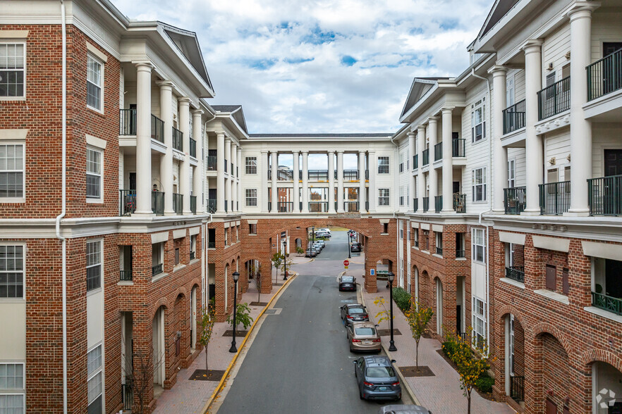 8 Granite Pl, Gaithersburg, MD à vendre - Photo de l’immeuble – Image 2 sur 6
