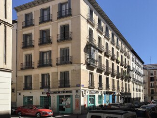 Plus de détails pour Calle De Santa Teresa, 9, Madrid - Local commercial à louer