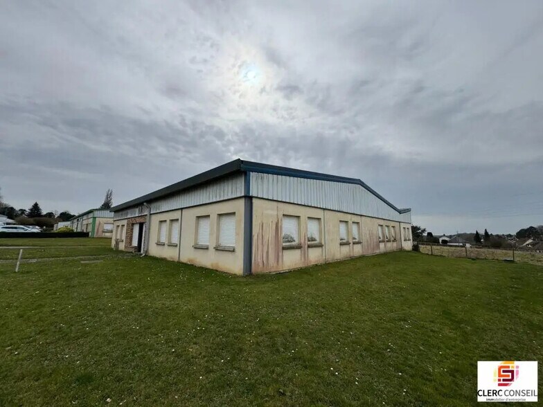Bureau dans La Frénaye à louer - Photo de l’immeuble – Image 2 sur 13