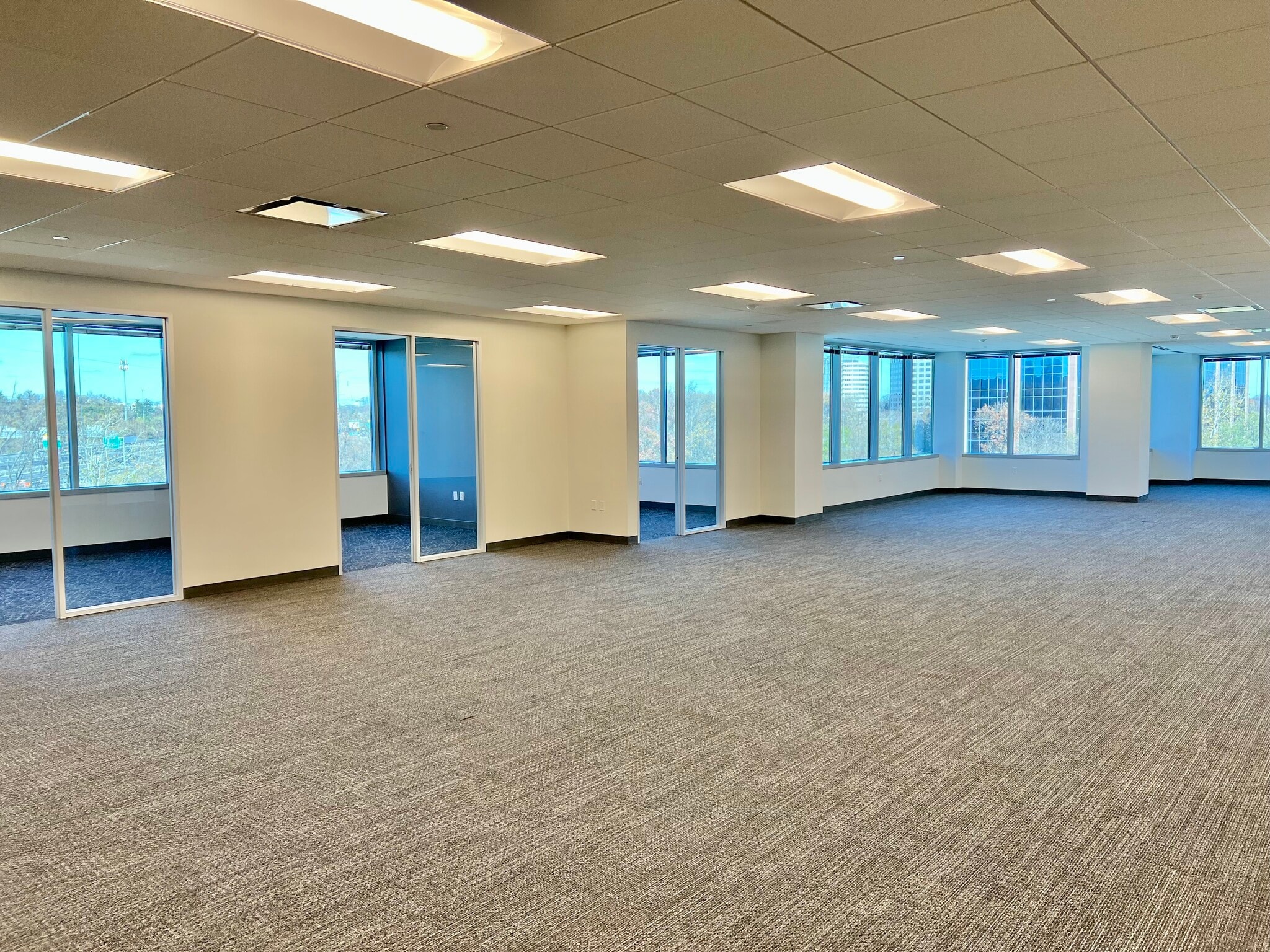 3120 Fairview Park Dr, Falls Church, VA à louer Photo intérieure– Image 1 sur 5