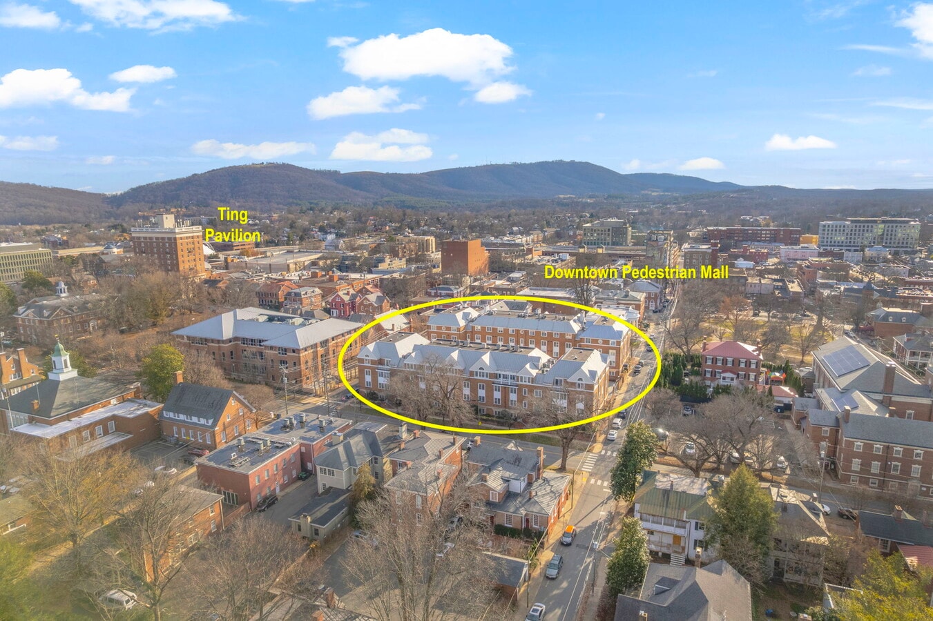 202-258 E High St, Charlottesville, VA 22902 - Lot 214 - - Photo intérieure - Image 2 of 30