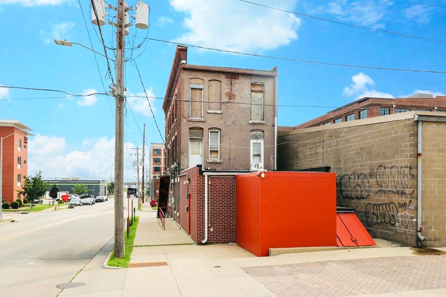 1097 Jackson St, Dubuque, IA à vendre - Photo de l’immeuble – Image 3 sur 10